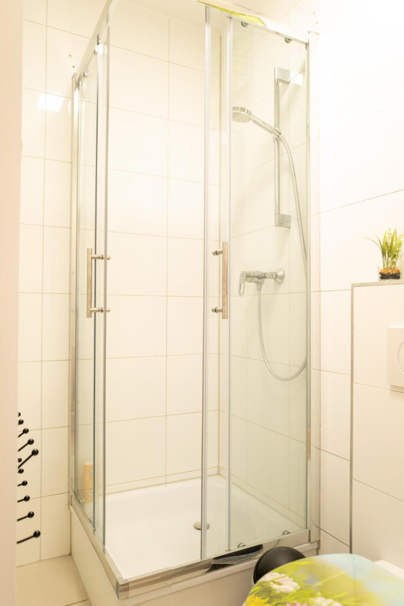 #222 Modernes City Apartment Im Herzen Von ניאוס מראה חיצוני תמונה